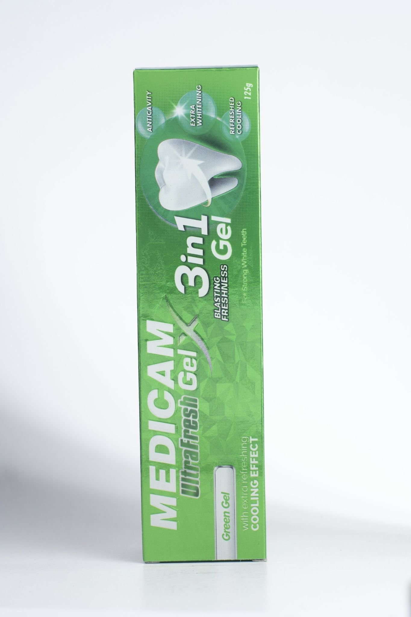 Medicam Ultrafresh Gel 3-in-1 toothpaste carton, green